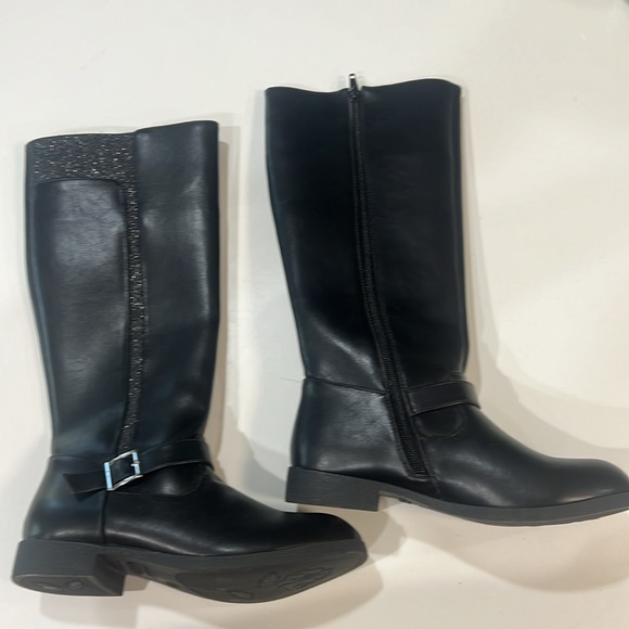 Knee high boots - Picture 2 of 5